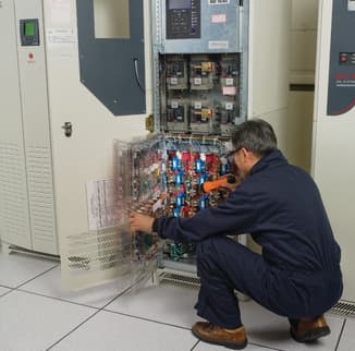 APC WADVULTRA-EZ-15 installation service view 2