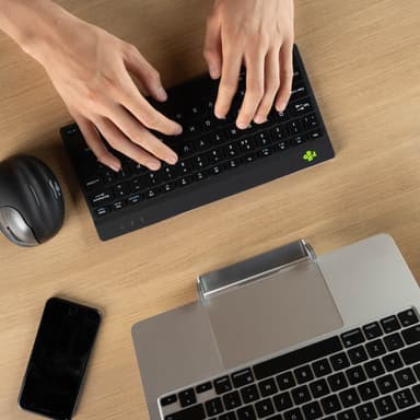 R-Go Tools Ergonomic keyboard R-Go Compact Break, compact keyboard with break software, QWERTY (UK), Bluetooth, black view 7