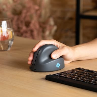 R-Go Tools Vertical mouse R-Go HE Basic, ergonomic mouse, medium (hand size ≥ 185 mm), right-handed, Bluetooth, grey view 6