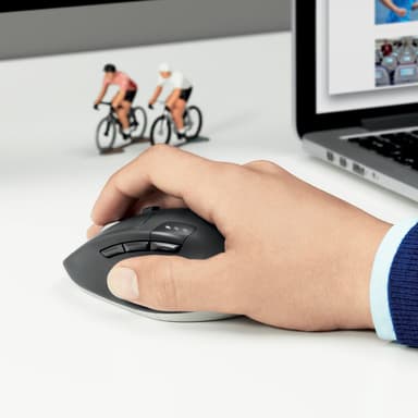 Logitech M720 Triathlon Mouse view 17