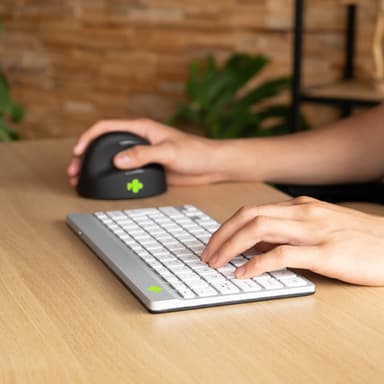 R-Go Tools Ergonomic keyboard R-Go Compact Break, compact keyboard with break software, QWERTY (UK), Bluetooth, white view 10