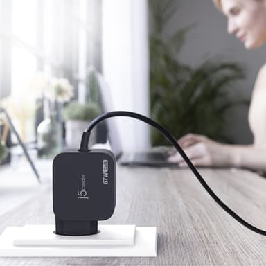 j5create JUP1565DC 67W GaN PD USB-C® Mini Charger with 6 Types of DC Connector-EU, Black view 4