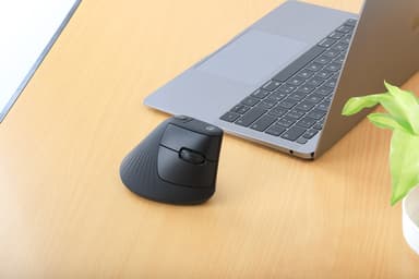 Manhattan Ergonomic Vertical Wireless Mouse (Right Handed), Black, Adjustable 800/1200/1600dpi, 2.4Ghz (effective range up to 10m), Six Button with Scroll Wheel, Nano USB-A receiver, AA battery (included), Three Year Warranty view 5
