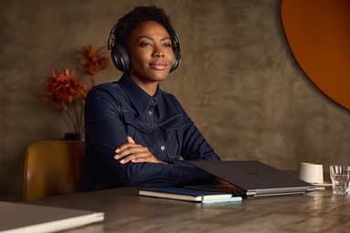 HP Poly Voyager Surround 80 UC USB-C Headset +USB-C/A Adapter view 5