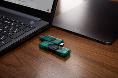 Kingston Technology DataTraveler 128GB USB-A + USB-C 3.2 Gen 1 DuoG2 view 8