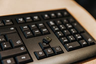 CHERRY KW 3000 keyboard Universal RF Wireless AZERTY French Black view 6