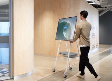 APC Smart-UPS Charge Mobile Battery for Microsoft Surface Hub 2S & Surface Hub 3 view 3
