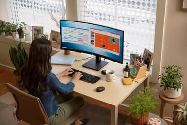 HP P34hc G4 WQHD USB-C Curved Monitor view 9