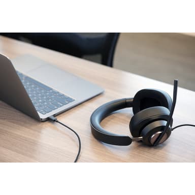 Kensington H2000 USB-C Over-Ear Headset view 3