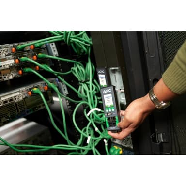 APC NetShelter Rack PDU Advanced, Metered, 3Phase, 43.5kW 400V 63A or 34.6kW 415V 60A, 42 Outlets, IEC309 view 5