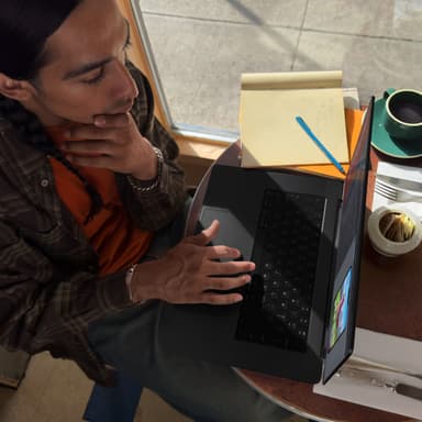 Apple MacBook Pro 14-inch : M3 Pro chip with 11-core CPU and 14-core GPU, 18GB, 512GB SSD - Black view 4