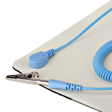StarTech.com Anti Static Mat, ESD Mat for Electronics Repair, Anti Static Table/Desk Mat w/Detachable Grounding Wire, ANSI/ESD S 4.1, Flexible Thermoplastic Work Pad/Mat, 23x47 in (60x120cm) - TAA view 5