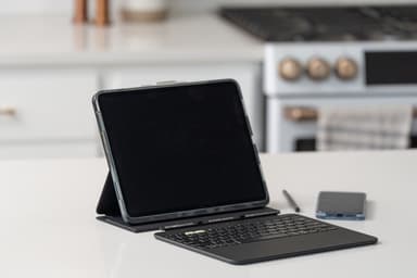 ZAGG Pro Keys 2 Apple iPad Air 13" (M4/M3/M2) Black UK view 7