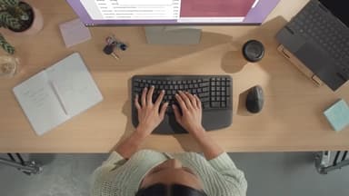 Logitech Wave Keys view 8