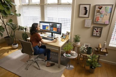 HP P34hc G4 WQHD USB-C Curved Monitor view 12