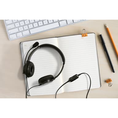Kensington Classic 3.5mm Headset with Mic and Volume Control view 3