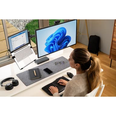 Kensington Universal Laptop Holder for Monitor Arms view 19