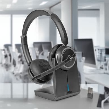 Lindy L118 Wireless Noise Cancelling Headset & Charging Base view 3