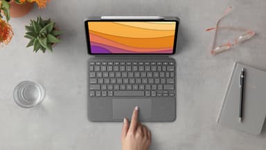 Logitech Combo Touch view 8