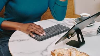 Logitech Keys-To-Go 2 view 1
