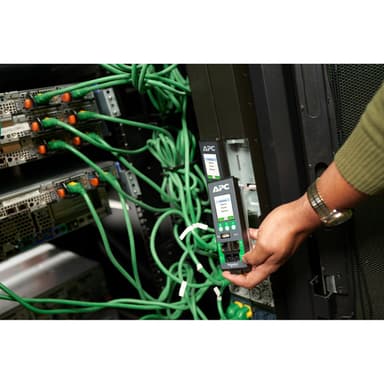 APC NetShelter Rack PDU Advanced, Switched Metered Outlet, 7.4kW, 1Phase, 230V, 32A, 332P6, 40 Outlet view 9