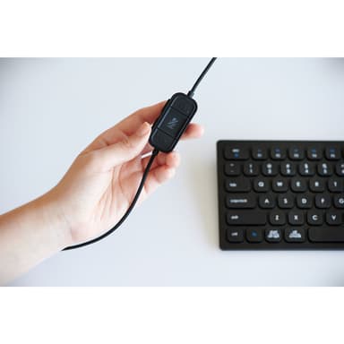 Kensington H2000 USB-C Over-Ear Headset view 2