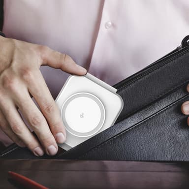 j5create Qi2 3-in-1 Magnetic Travel Wireless Charging Station view 10