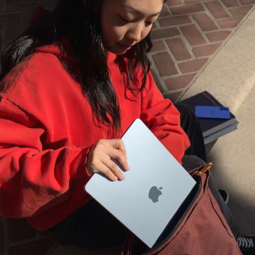 Apple MacBook Air 13-inch : M4 chip with 10-core CPU and 10-core GPU, 24GB, 512GB SSD - Silver